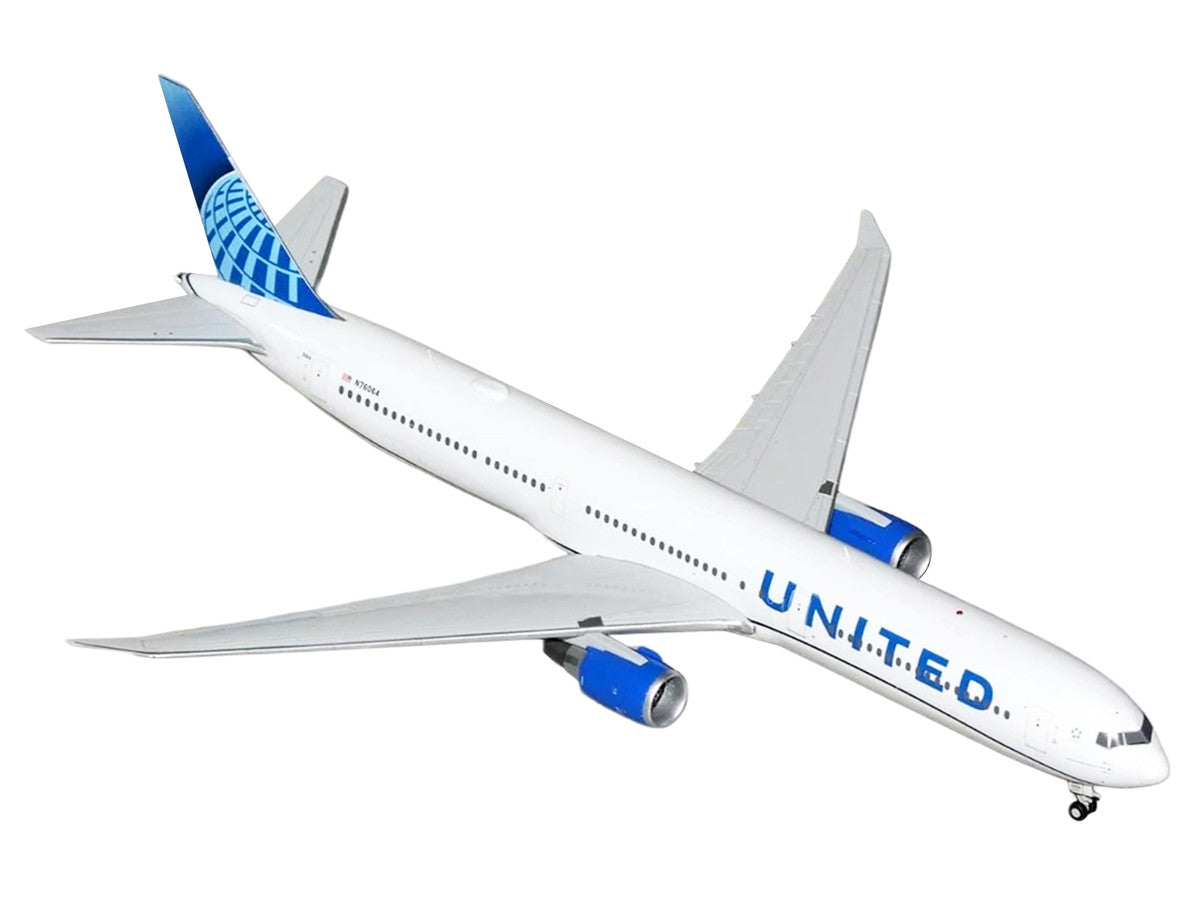 Boeing 767-400 Commercial Aircraft "United Airlines" (N76064) White with Blue Tail Graphics "Gemini 200" Series 1/200 Diecast Model Airplane by GeminiJets-1