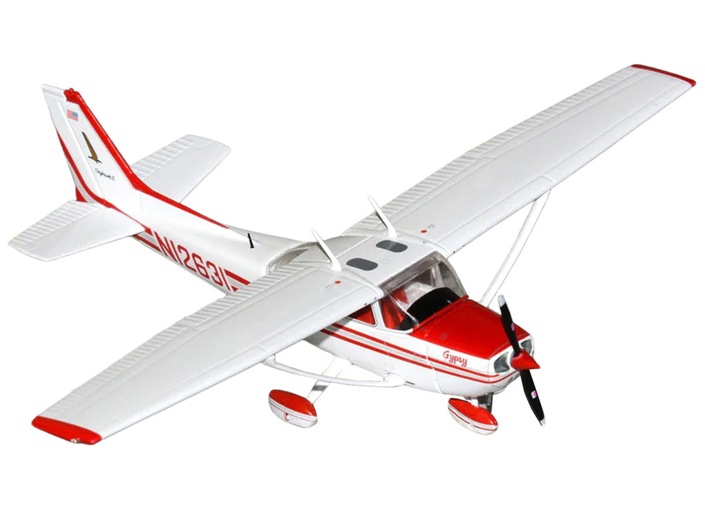 Cessna 172 Skyhawk Aircraft "N12631" Red and White "Gemini General Aviation" Series 1/72 Diecast Model by GeminiJets-1