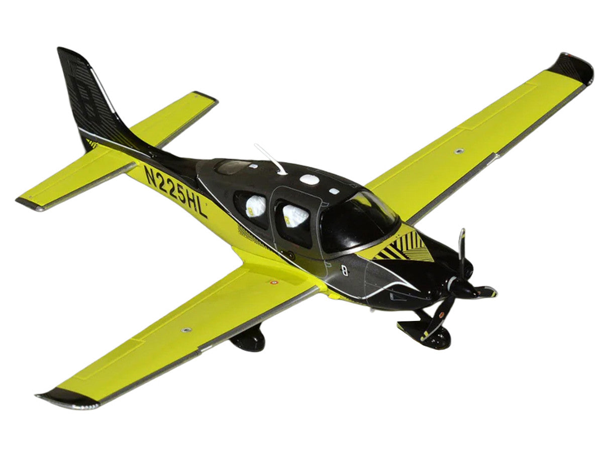 Cirrus SR22T Composite Aircraft (N225HL) Black and Neon Green "Gemini General Aviation" Series 1/72 Diecast Model by GeminiJets-1