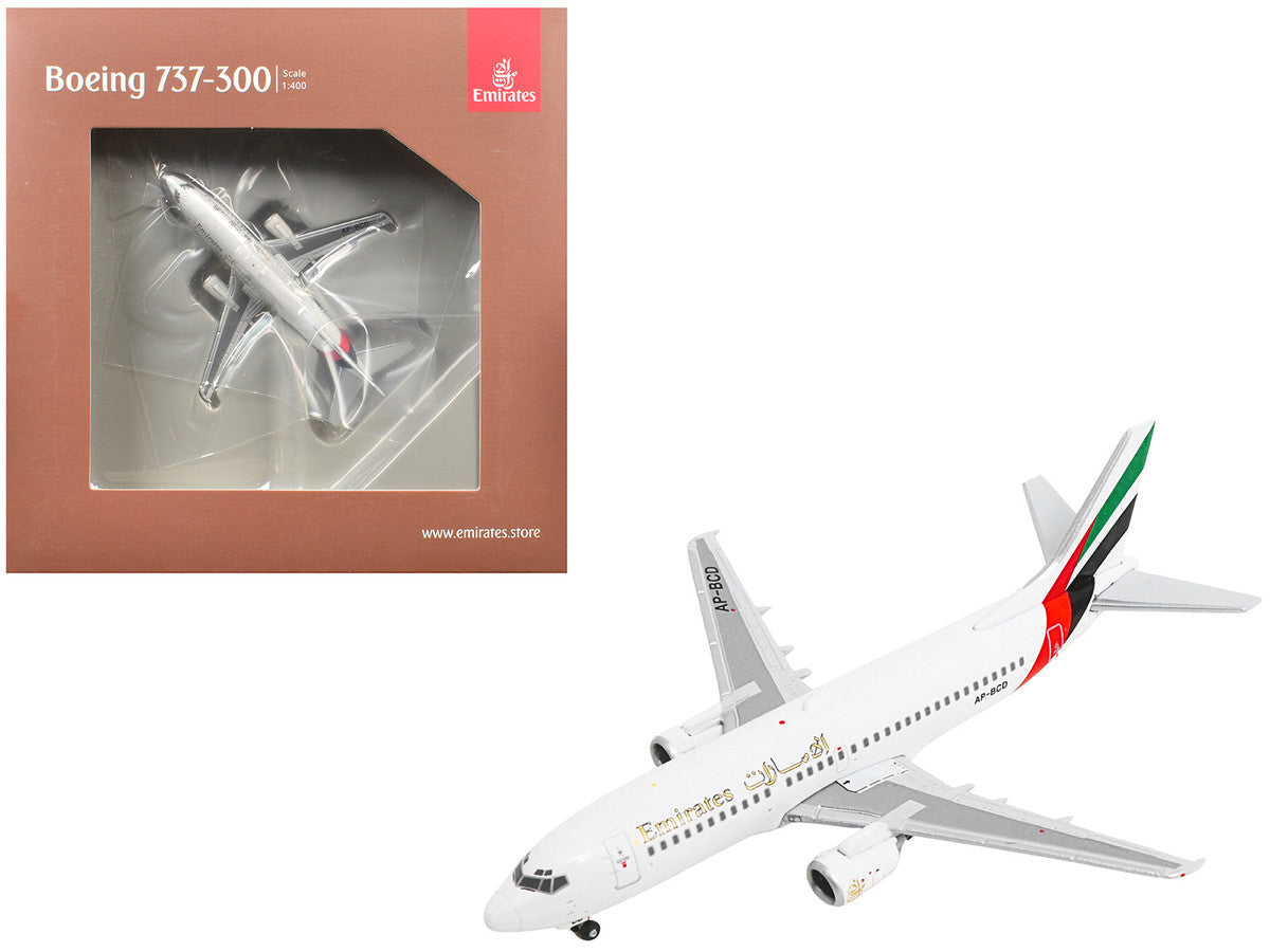 Boeing 737-300 Commercial Aircraft "Emirates Airlines" (AP-BCD) White with Striped Tail 1/400 Diecast Model by GeminiJets-4
