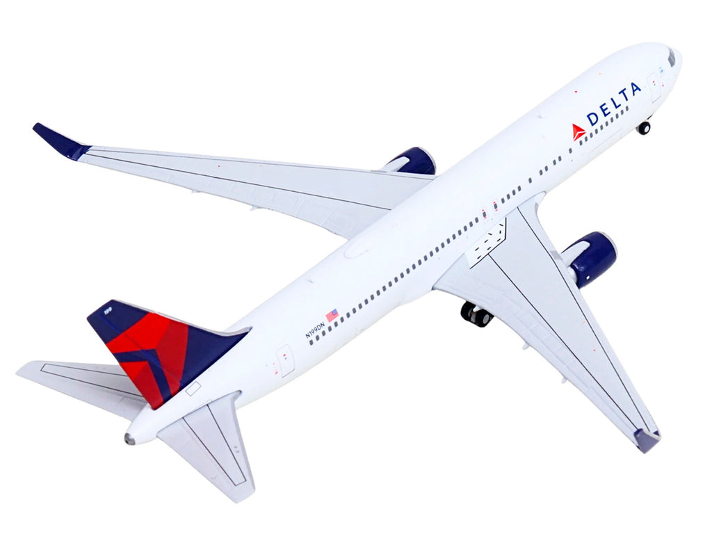 Boeing 767-300ER Commercial Aircraft "Delta Air Lines" (N199DN) White with Red and Blue Tail 1/400 Diecast Model by GeminiJets-3