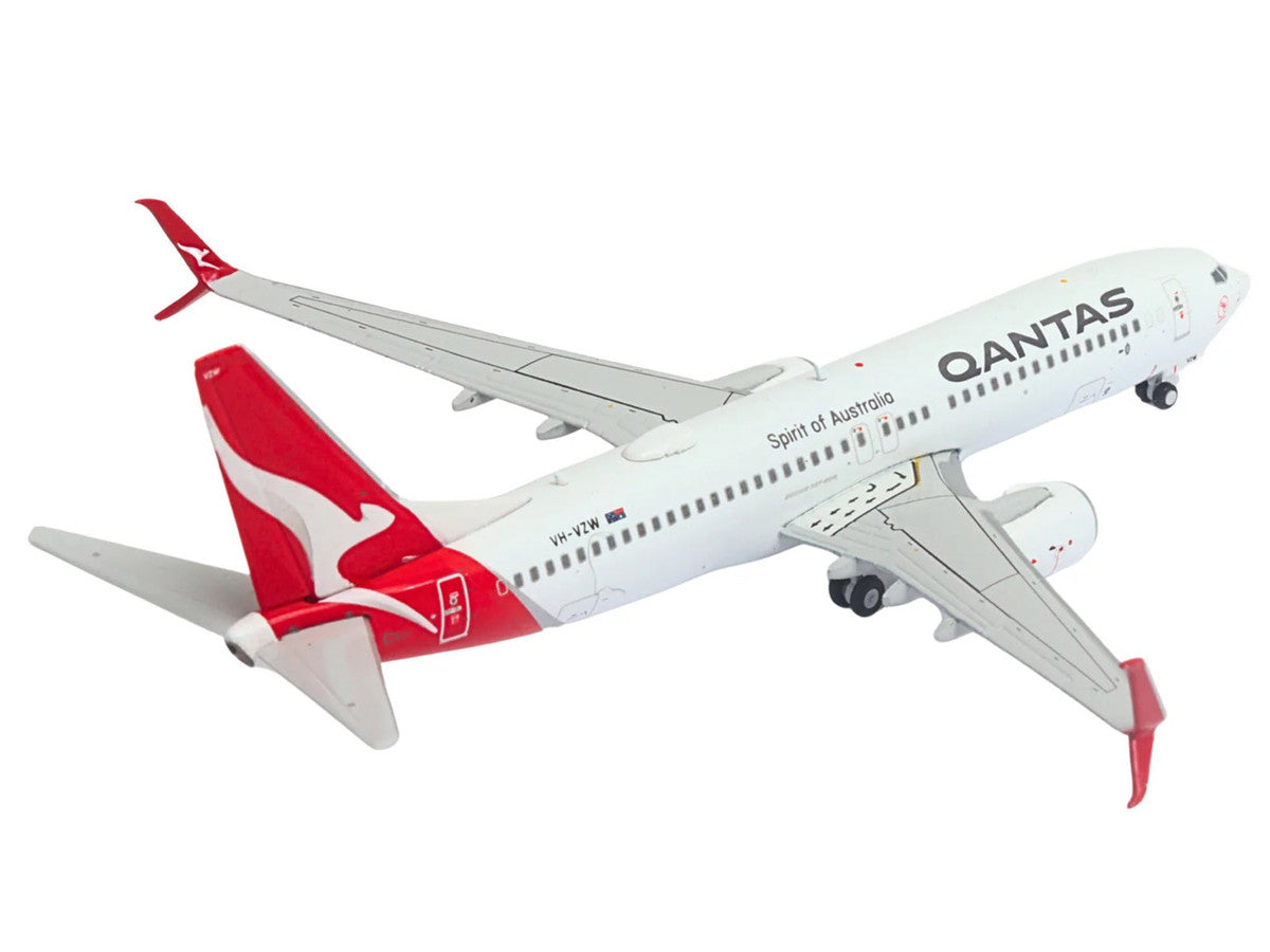 Boeing 737-800 Commercial Aircraft "Qantas Airways" (VH-VZW) White with Red Tail 1/400 Diecast Model Airplane by GeminiJets-0