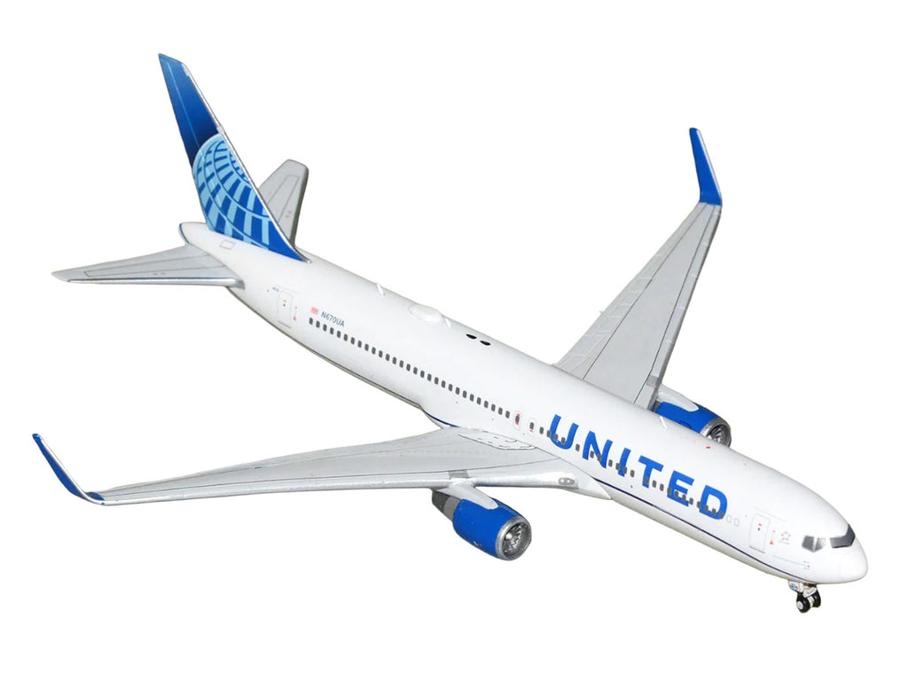Boeing 767-300ER Commercial Aircraft "United Airlines" (N670UA) White with Blue Tail 1/400 Diecast Model Airplane by GeminiJets-1