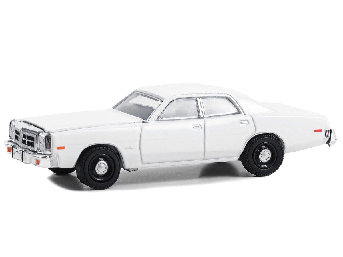 1977-78 Dodge Monaco Police Pursuit White "Hot Pursuit - Hobby Exclusive" Series 1/64 Diecast Model Car by Greenlight-0