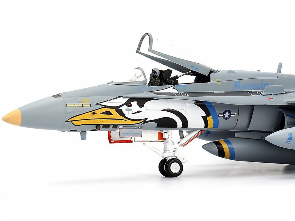 JC Wings 1/72 F/A-18C US Navy Hornet VFA-82 Marauders Diecast Model-1
