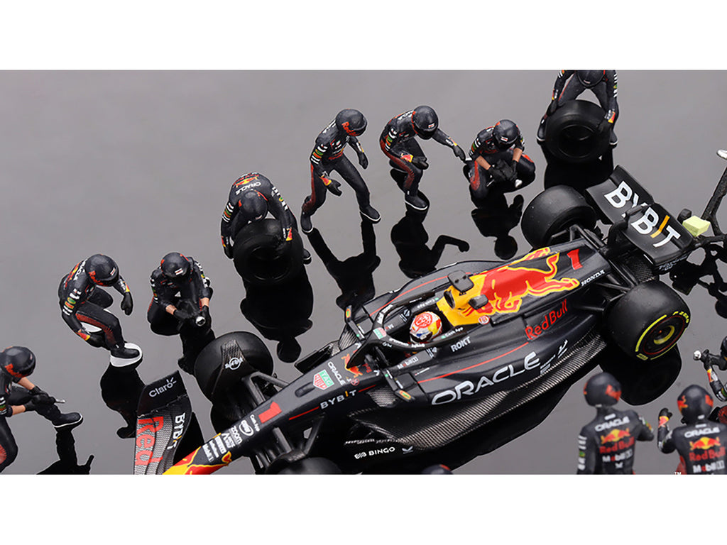 Red Bull RB19 #1 Max Verstappen Winner Formula One F1 "Japanese GP" (2023) with Red Bull Pit Crew Set of 21 pieces Limited Edition to 5000 pieces Worldwide 1/64 Diecast Model Car by Mini GT-2