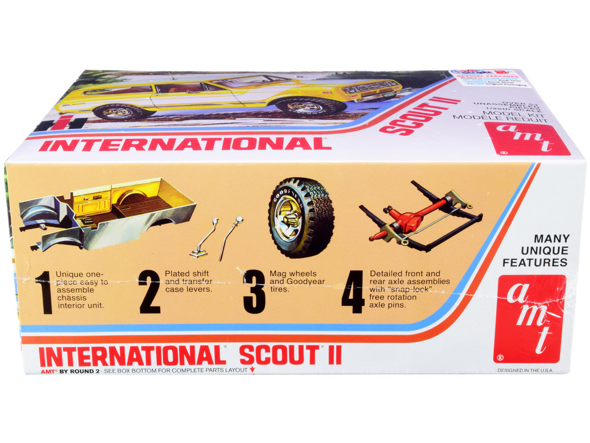Skill 2 Model Kit IH International Harvester Scout II 1/25 Scale Model by AMT-1