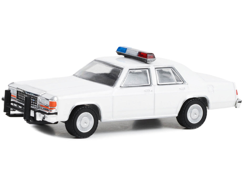 1980-1991 Ford LTD Crown Victoria Police White with Light Bar "Hot Pursuit" "Hobby Exclusive" Series 1/64 Diecast Model Car by Greenlight-2