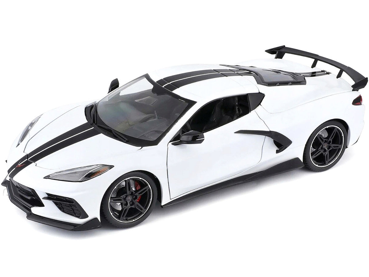 Maisto 1:18 2020 Chevrolet Corvette Stingray C8 / High Wing White with Black Stripes — product image 4