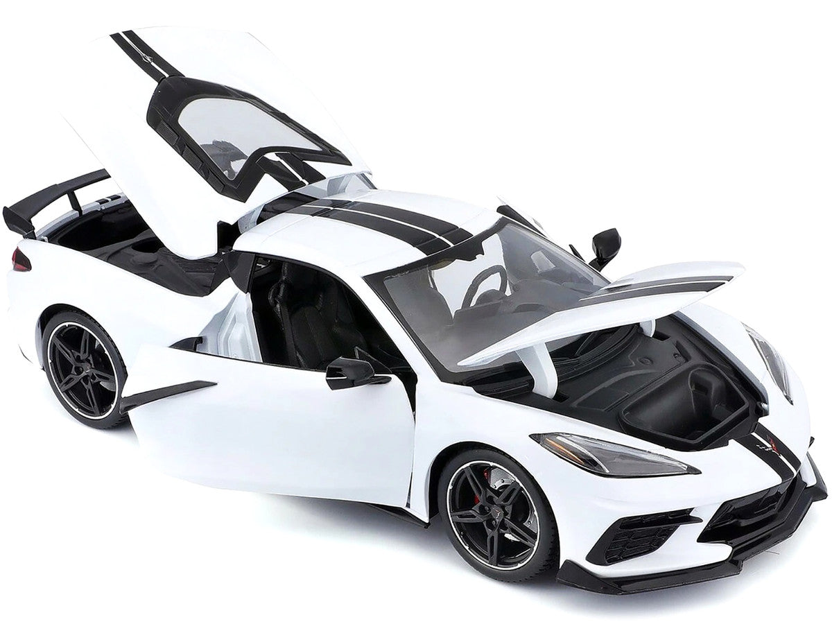 Maisto 1:18 2020 Chevrolet Corvette Stingray C8 / High Wing White with Black Stripes — product image 2