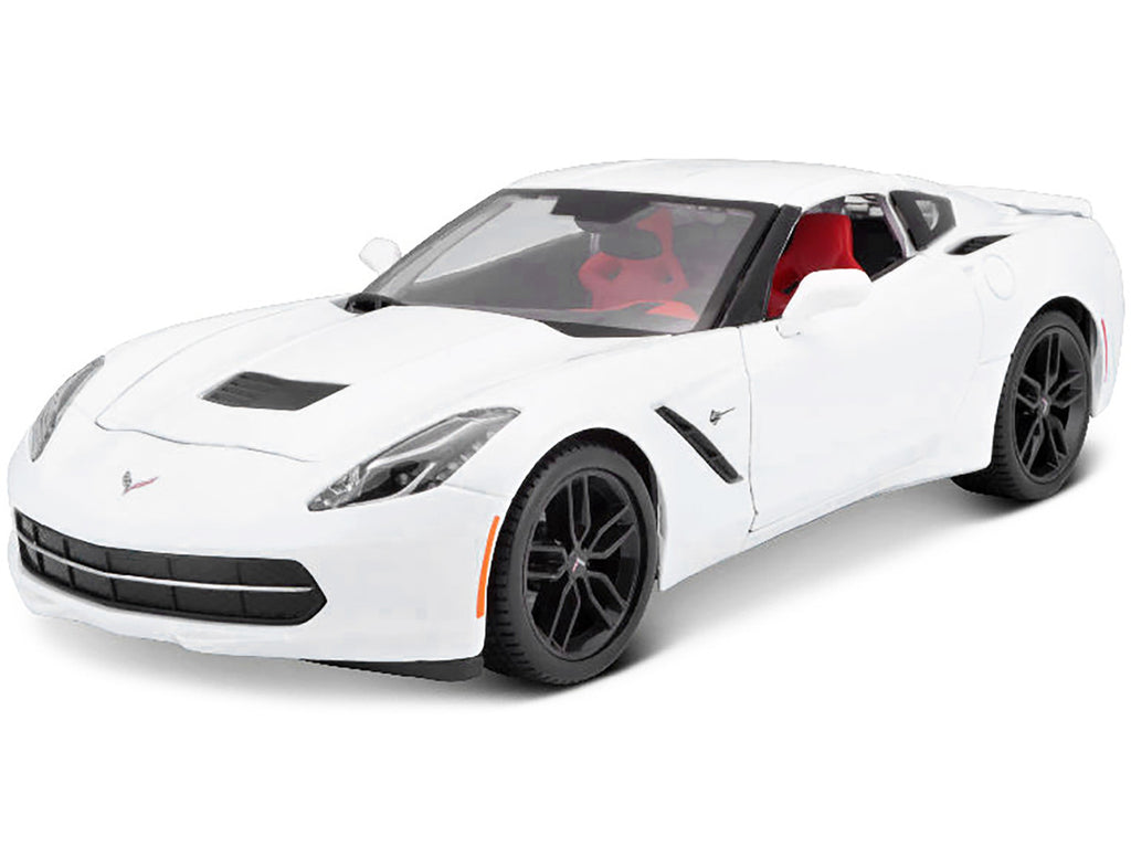 Maisto 1:18 2014 Chevrolet Corvette Stingray C7 Z51 White — product image 2