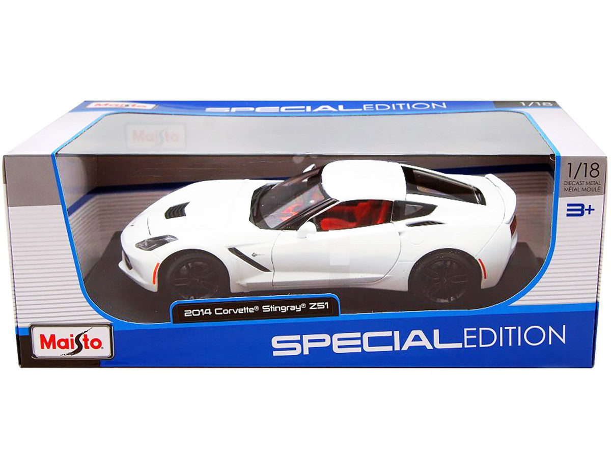 Maisto 1:18 2014 Chevrolet Corvette Stingray C7 Z51 White — product image 3
