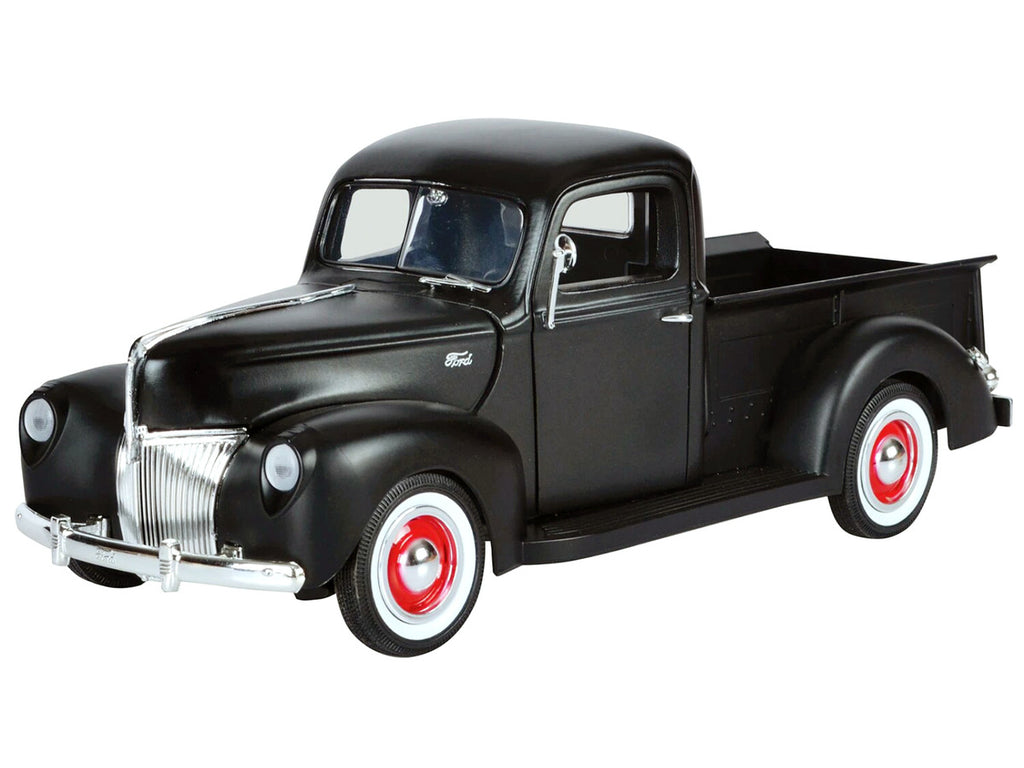 1940 Ford Pickup Matt Black 1/18 Diecast Model Car by Motormax-1