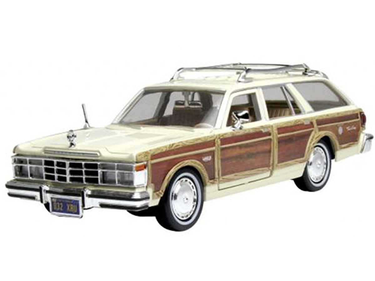1979 Chrysler Lebaron Town & Country Cream 1/24 Diecast Model Car by Motormax-1